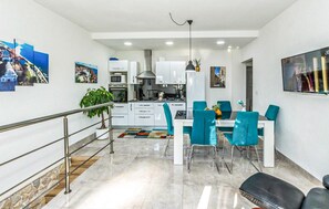 Dining - Lovely apartment in Sibenik with sauna (Sibenik)