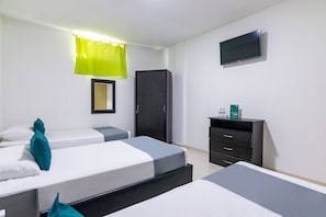 Hypo-allergenic bedding, free WiFi, bed sheets