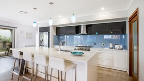 Fridge, microwave, oven, stovetop - Calypso - 4 Mins Walk to Beach - Community Pool (Callala Beach)