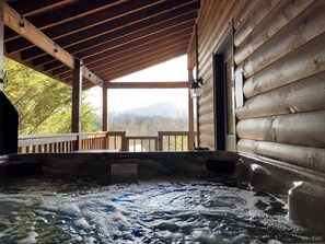 Bañera de hidromasaje al aire libre