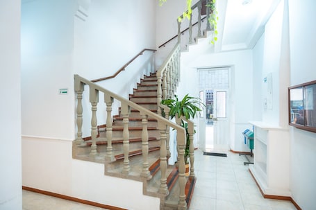 Escaleras. Ayenda Acacia