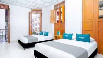 Quadruple Room | Hypo-allergenic bedding, desk, free WiFi, bed sheets