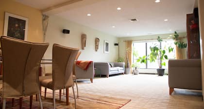 Laxury appartment for 4 close to 3 Universities and MBTA