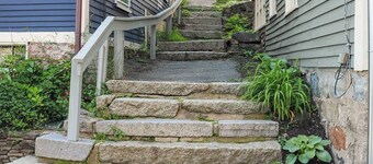 Yachtsman Suite – Nautical Coastal Stay in Historic Old Town