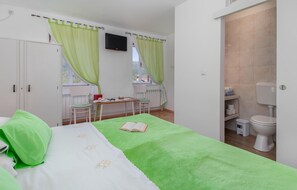 3 bedrooms, iron/ironing board, travel crib, free WiFi
