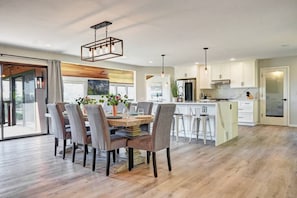 Dining - Annadel House Retreat- Stunning Wine Country Luxe! (Santa Rosa)