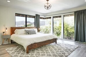 5 habitaciones, escritorio, tabla de planchar con plancha y wifi gratis