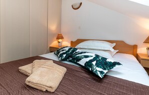 2 bedrooms, free WiFi, bed sheets