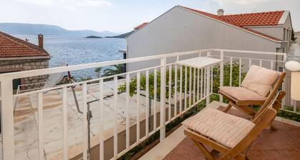 2 bedroom gorgeous home in Blace