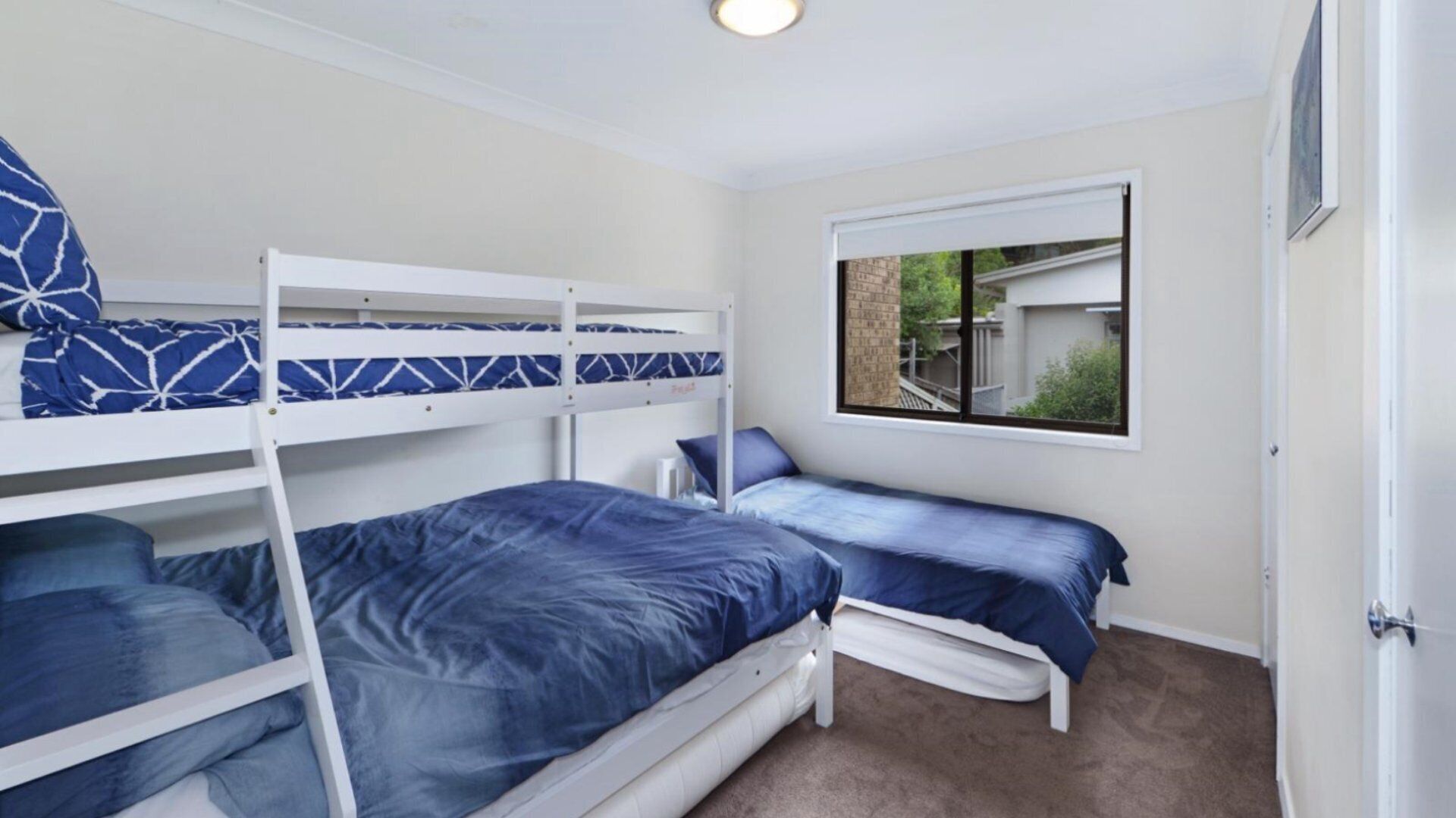 3 bedrooms, iron/ironing board, Internet, bed sheets