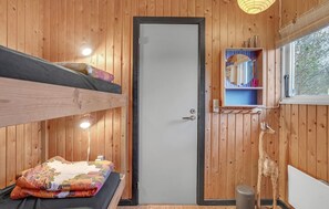 3 bedrooms, travel cot, free WiFi