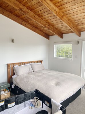 3 habitaciones, escritorio, tabla de planchar con plancha y wifi gratis 