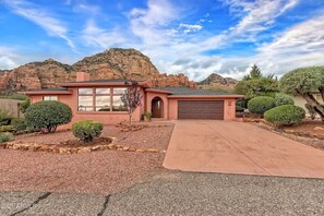 Exterior - Stunning Thunder Mountain View’s! Relax and Explore! (Sedona)