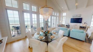 House, 3 Bedrooms | Dining