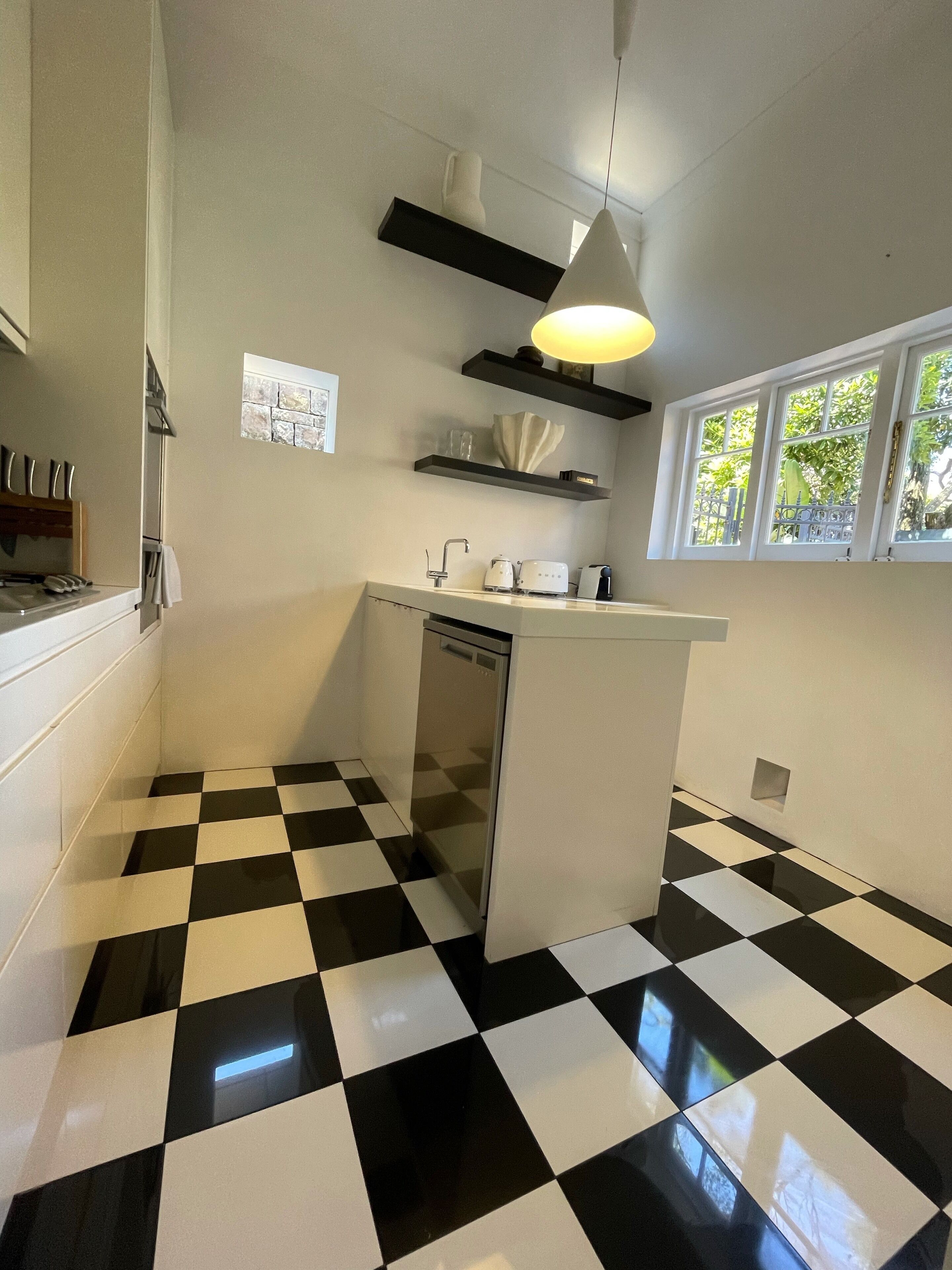 Luxury centrally located one-of-a-kind apartment amazing water views +  studio — image 22