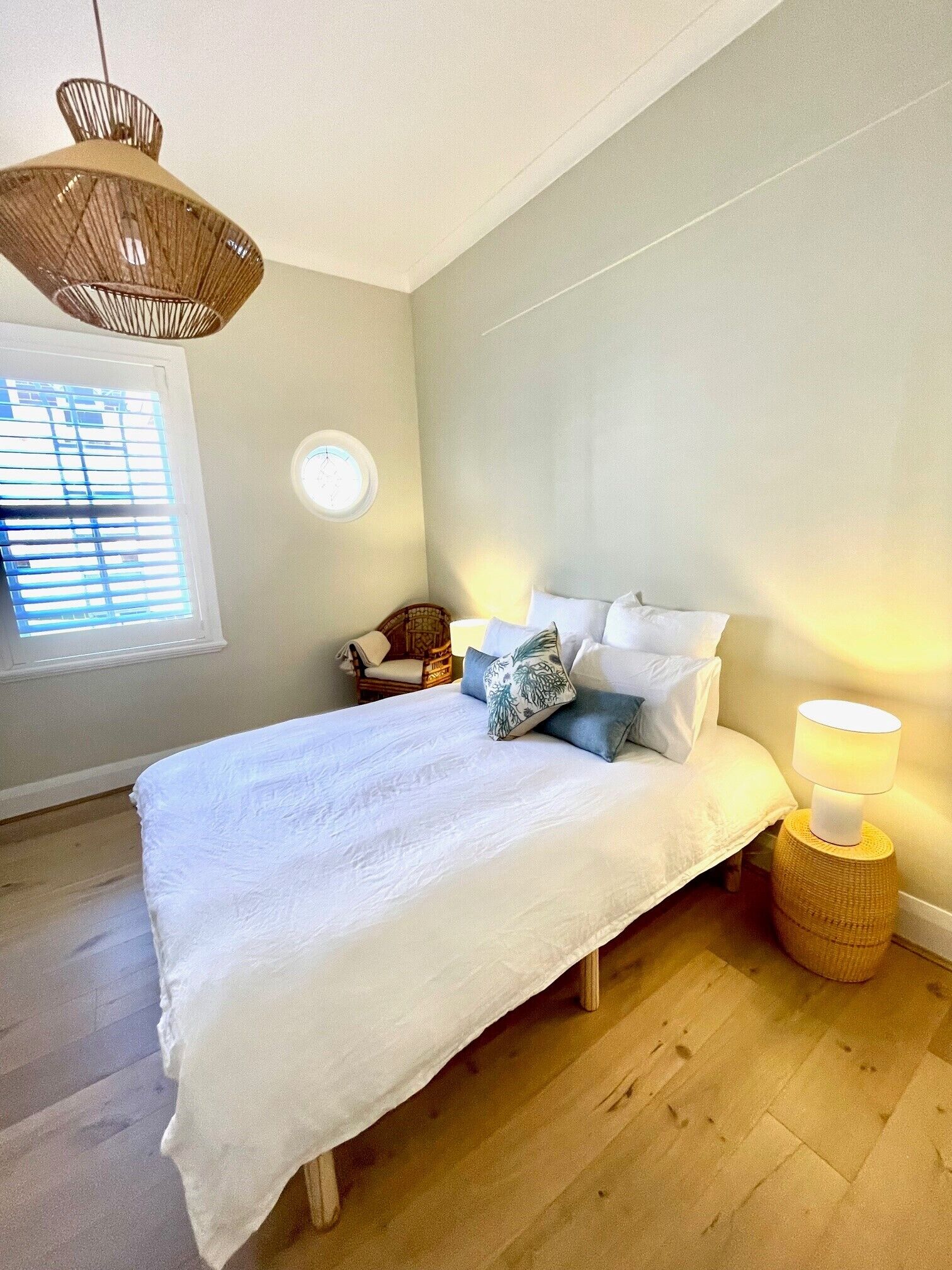 Luxury centrally located one-of-a-kind apartment amazing water views +  studio — image 21