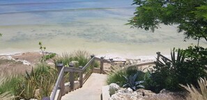 Beach nearby, sun loungers, beach towels