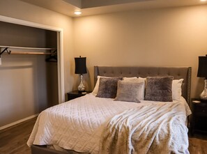 3 bedrooms, desk, iron/ironing board, free WiFi