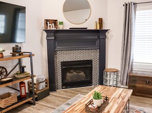 Interior - 3 bed, 2 bath Luxury Home- SteamPunk Station close to everything! (Lowell)