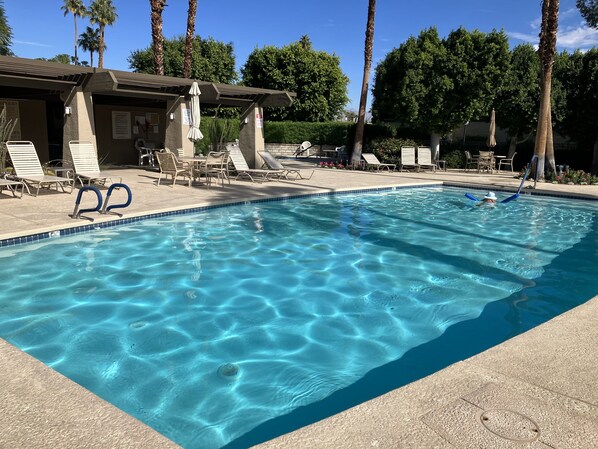Outdoor pool, a heated pool - PALM SPRINGS CENTRAL - Stylish 2 Bed 2 Bath Condo in the heart of Palm Springs (Palm Springs)