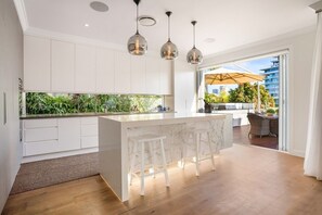 Interior - Hamptons Hideaway - Elite Holiday Homes (Gold Coast)
