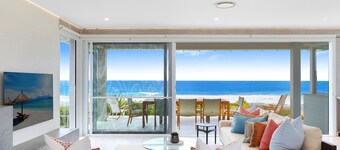 SEASHORE: North Avoca Beachfront, Panoramic ocean views, WiFi, Ultra modern.
