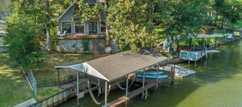 Peaceful lakefront retreat on Cedar Creek Lake! 