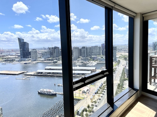 Readyset Apartments Stadium South翻译成就绪公寓南体育场