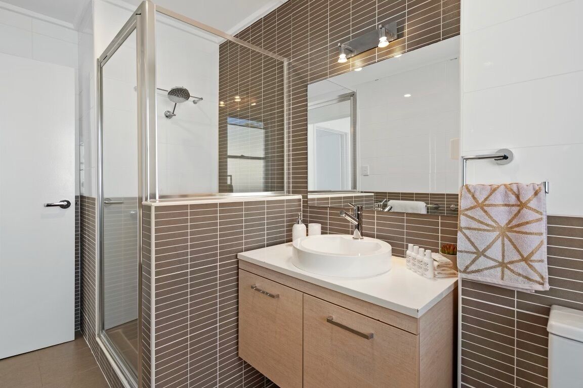 Humble Abode - Private Townhouse + 5 minute walk to Main Street — image 11