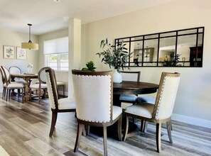 Dining - Beautiful and Elegant Home (Yountville)