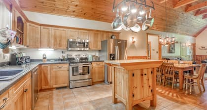 Family Reunion Escape: Warm 3BR Chalet