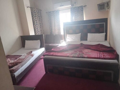 Al-Azam Hotel & Restaurant