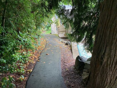 Quiet, cozy 1 bedroom suite, w/ separate entrance. Now with A/C!