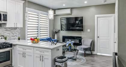 Guest suite in Brooklyn, New York, 2nd Floor Unit H