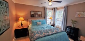 1 bedroom, iron/ironing board, WiFi, bed sheets - Cottage #1 with a Creek and Lake, 15 miles from Lassen NP (Shingletown)