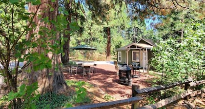 Cottage #1 with a Creek and Lake, 15 miles from Lassen NP