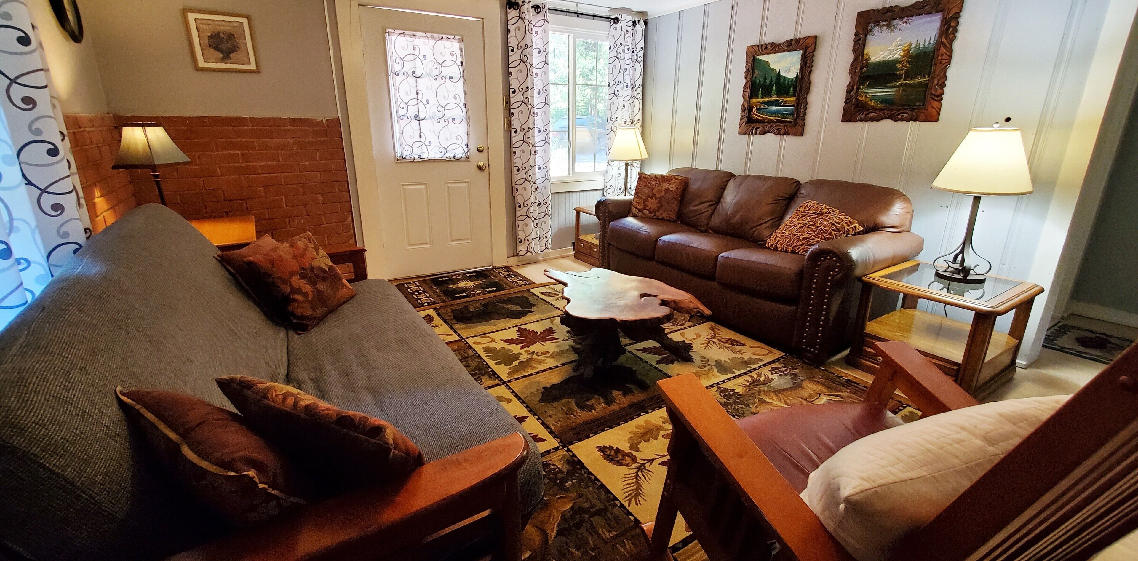 Smart TV, caminetto, lettore DVD