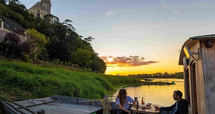 Unique cruise of several days with Houseboat on Loire