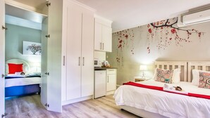 Room, 1 Bedroom, Accessible, Balcony - Lush Suburban Paradise - Deluxe Unit (Cape Town)