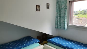 Apartment, 2 Bedrooms, Smoking, Balcony | 3 bedrooms, free internet