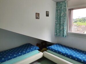 Apartment, 2 Bedrooms, Smoking, Balcony | 3 bedrooms, free Internet - Two-bedroom Apartment for 4-5 Guests With Lake and Mountain Views (Emmetten)