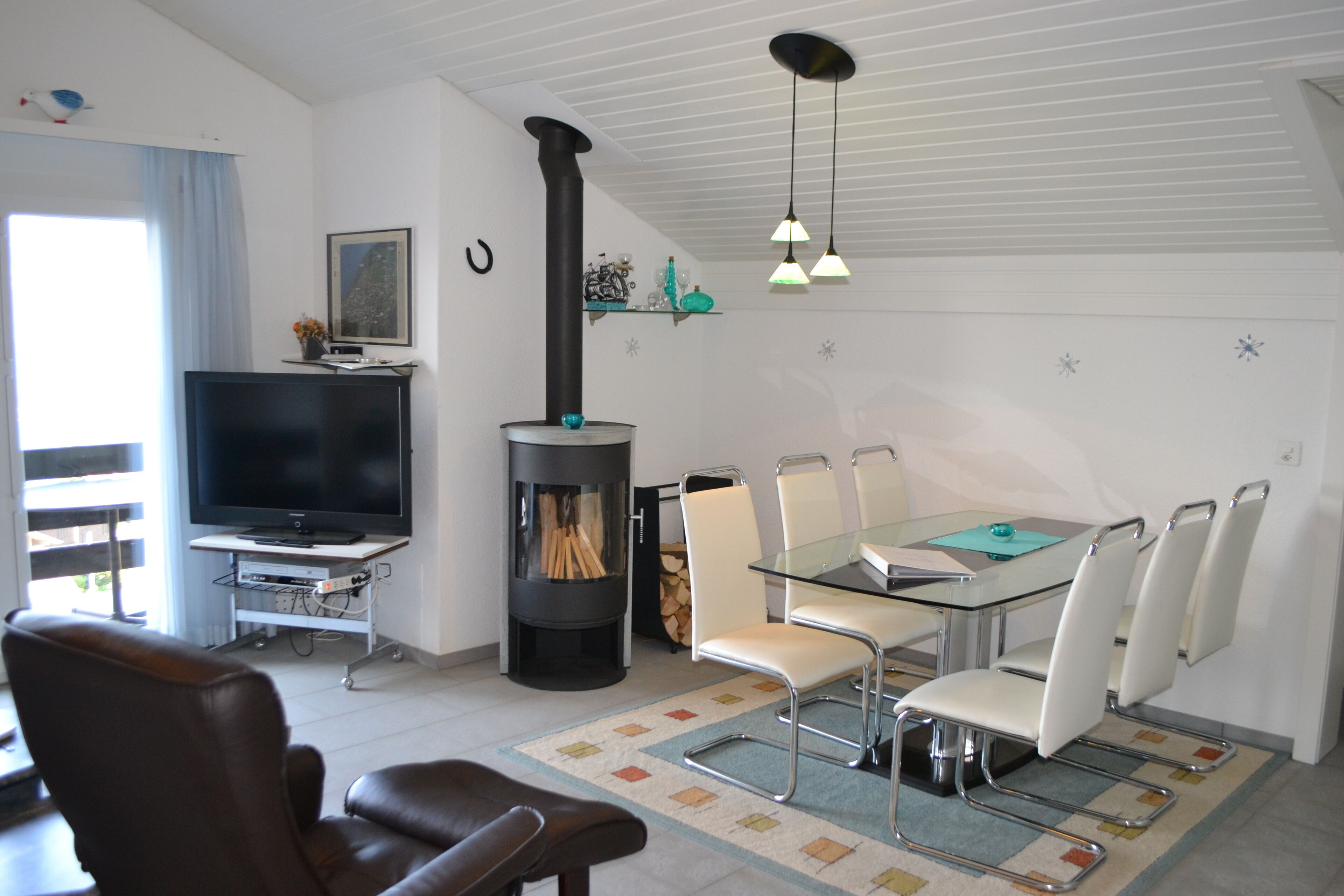 Apartment, 2 Bedrooms, Smoking, Balcony | Living area | Flat-screen TV, DVD player, books