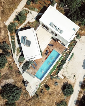 Villa, 4 Schlafzimmer, eigener Pool, Stadtblick | Außenbereich