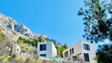 Villa, 4 Bedrooms, Private Pool, City View | Front of property