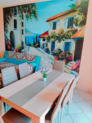 Leilighet, 2 soverom, røyk, balkong | Innvendig