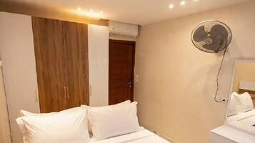 Chalet, 2 Bedrooms, Accessible, Smoking | 3 bedrooms