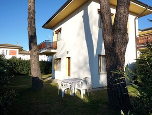 Villa, 2 camere da letto, balcone, vista giardino | Giardino