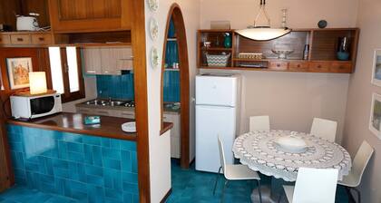 Beautiful Villa for 7 People With Swimming Pool and Private Garden by Beahost