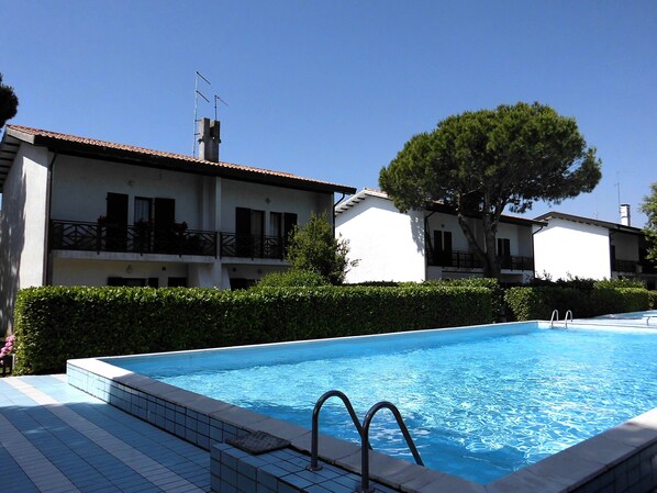 Outdoor pool - Beautiful Villa for 7 People With Swimming Pool and Private Garden by Beahost (Caorle)