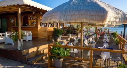 Ferienwohnung Ulivo mit Pool und Privatstrand